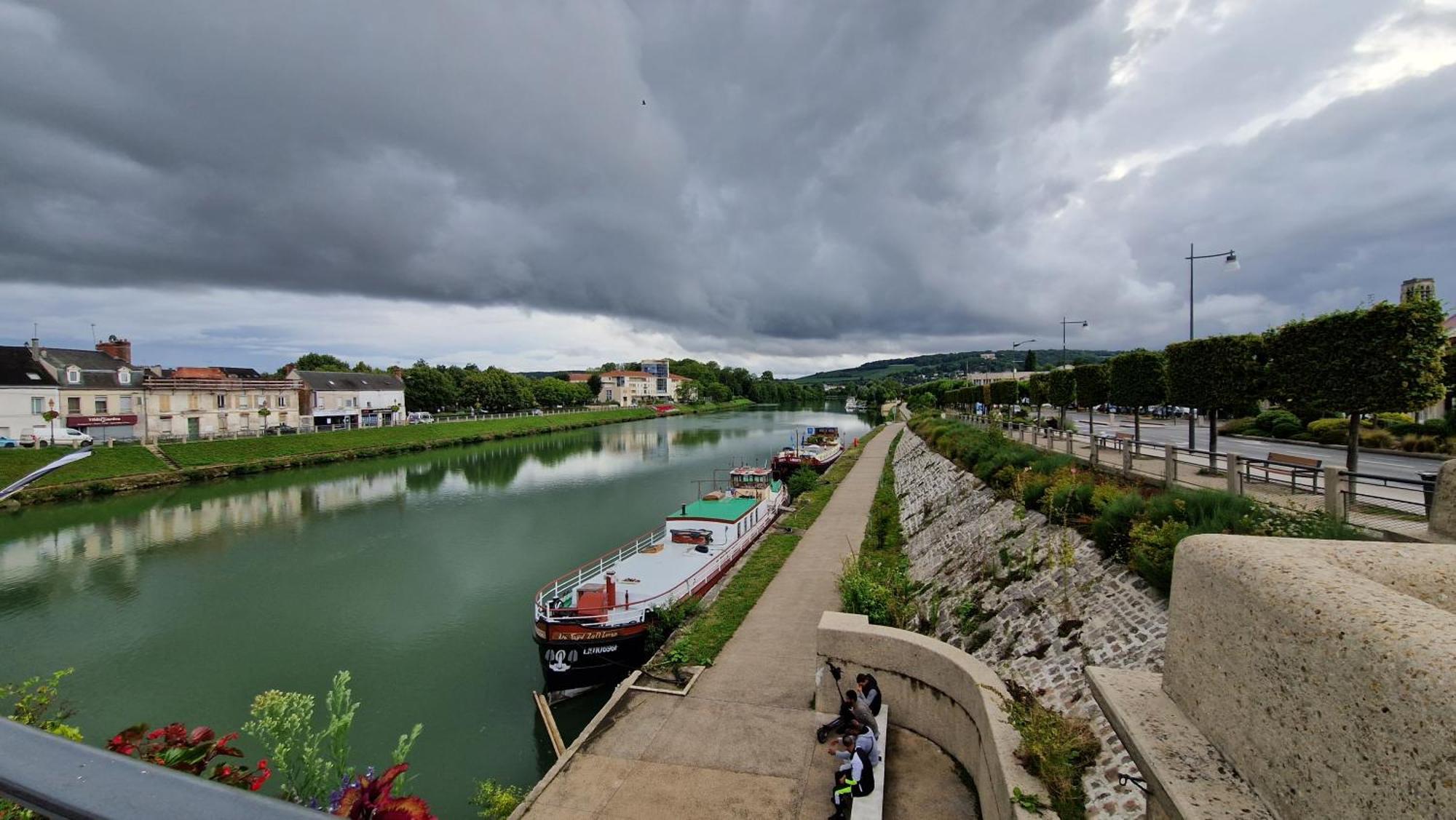 Apartamento L'Hirondelle Château-Thierry Exterior foto